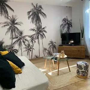 https://au-cur-du-village.fr-provencehotel.com